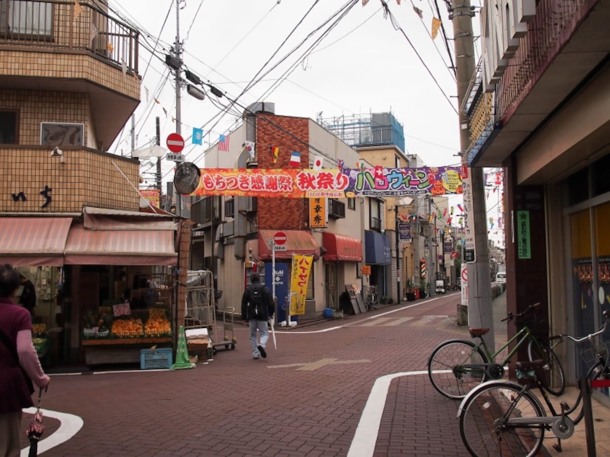 約550ｍの商店街に約50店舗がある
