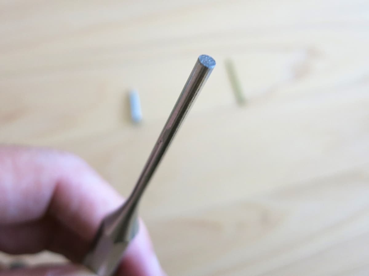 ポンチの先端（先端は3mm）画像　