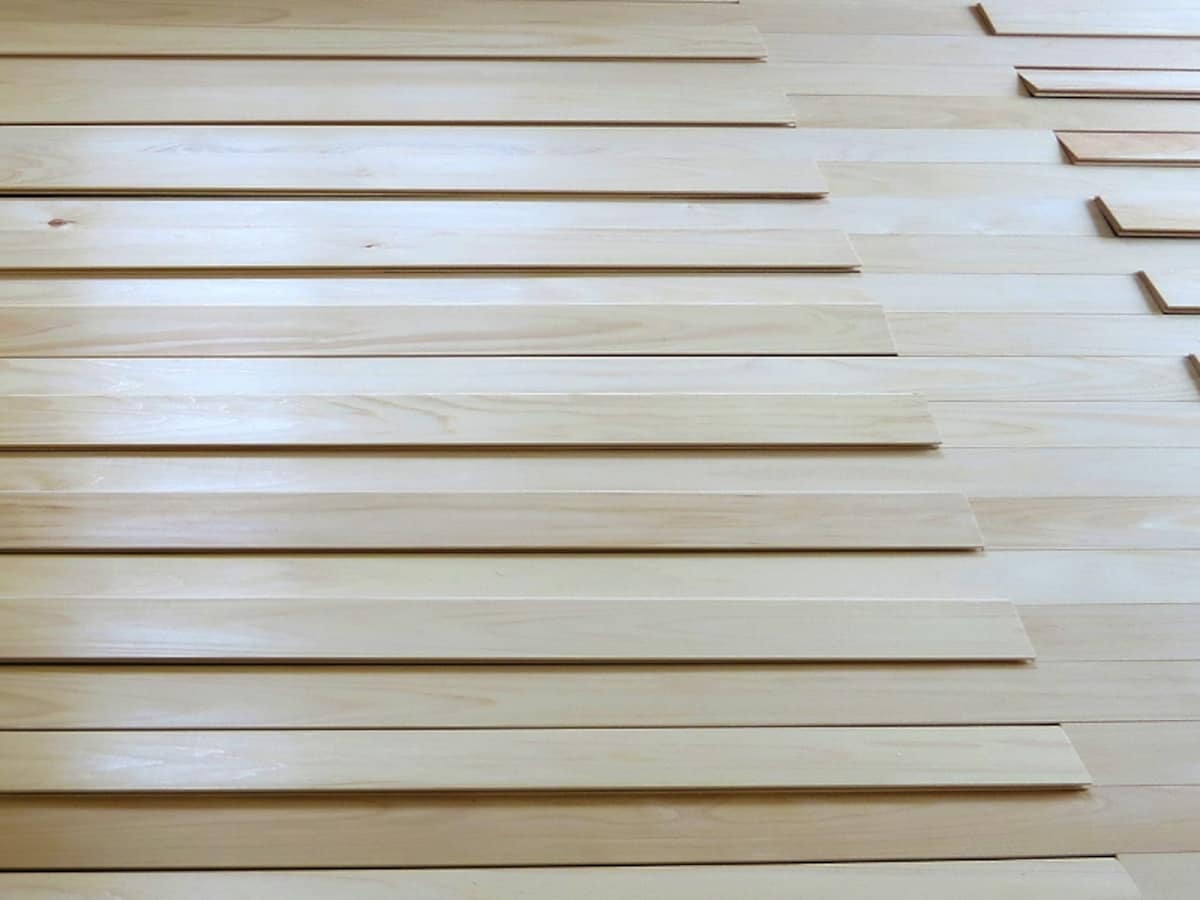 調整し並べ直したフローリング2画像　●クリックすると拡大します。