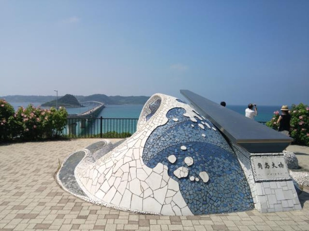 角島大橋（3）／海士ヶ瀬公園のモニュメントと共に