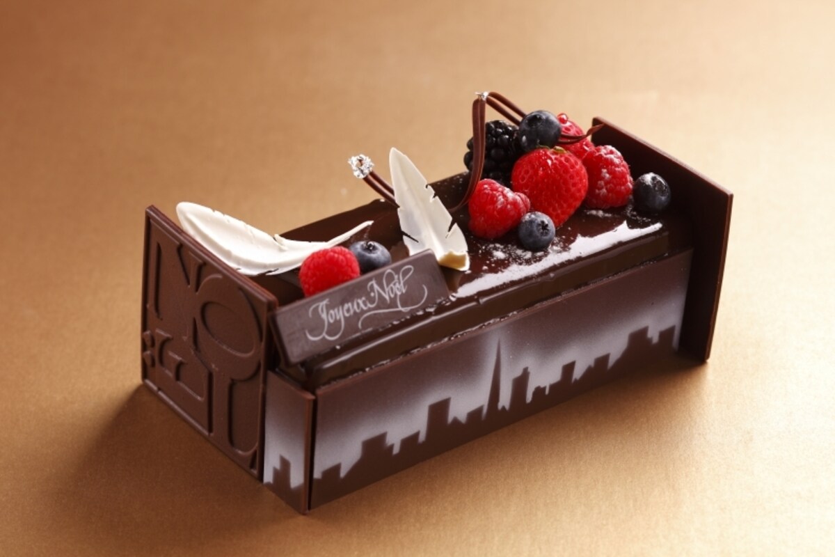 新作 ブッシュ・ド・ノエル・ショコラ (幅約 7cm×長さ約 17cm) 3,800円(税別)