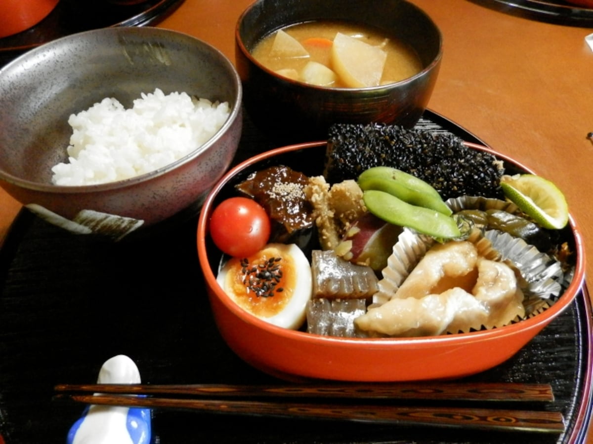 丁寧に作り込まれた和食