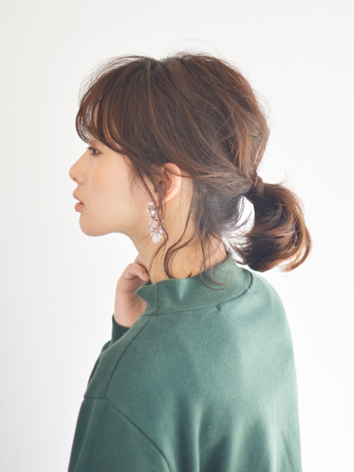 ボブヘアで簡単ひとつ結びアレンジ