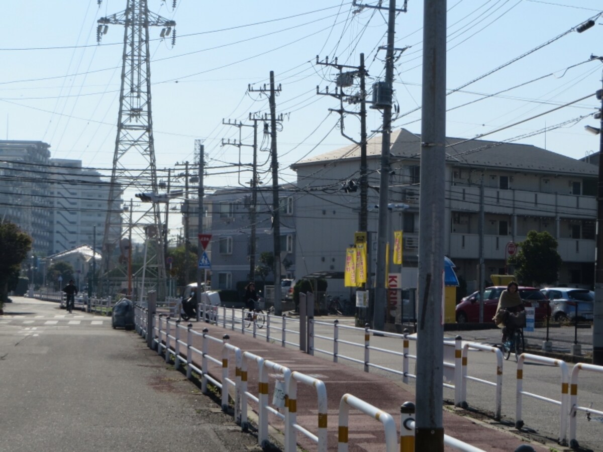 遠くにマンション