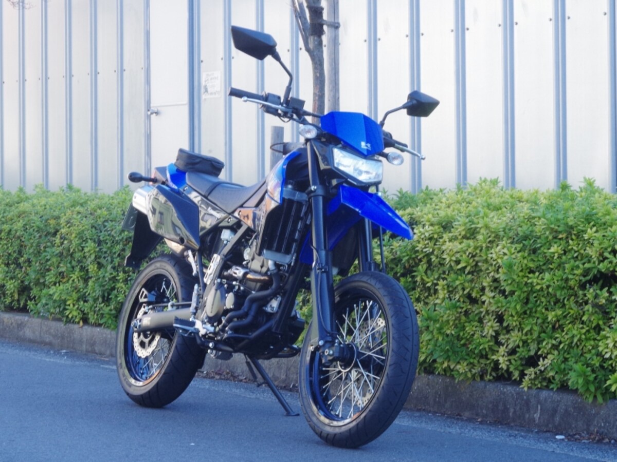 DトラッカーX　フロントビュー