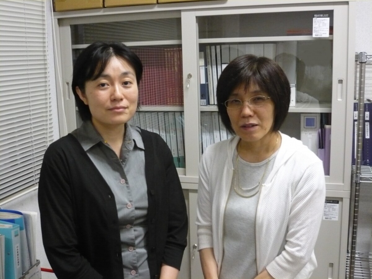 石川麻衣講師(左)と時長美希教授(右)