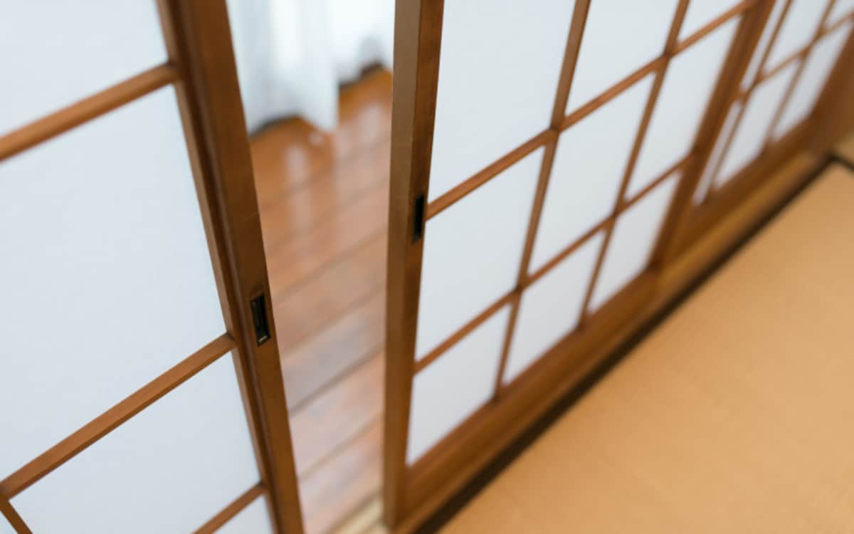 障子は一人で張替え可能！部分的な穴の補修も簡単にできます