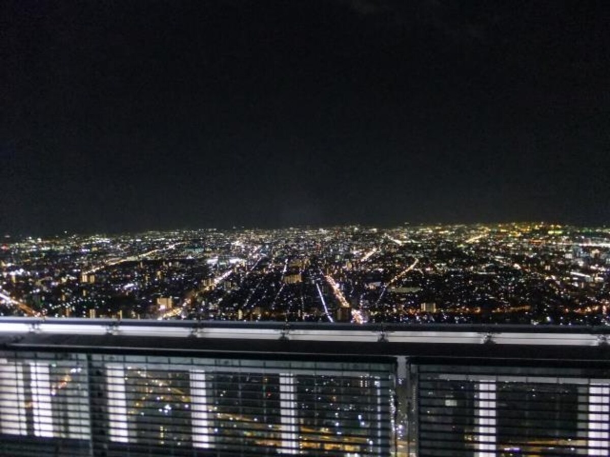 ハルカス300のヘリポートから望む大阪の夜景（南方向）