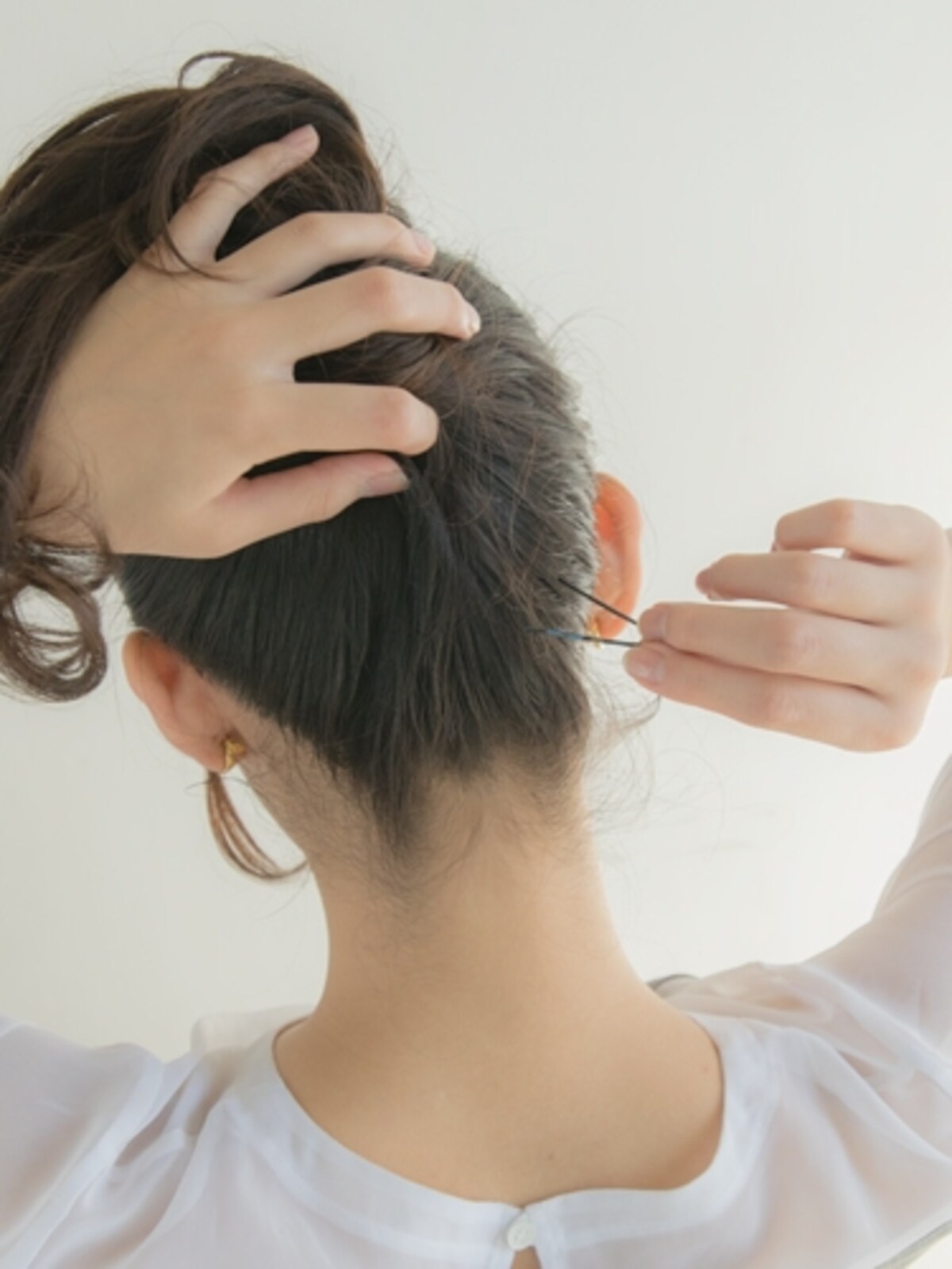 毛束で隠れる場所にアメピンを留めると良い