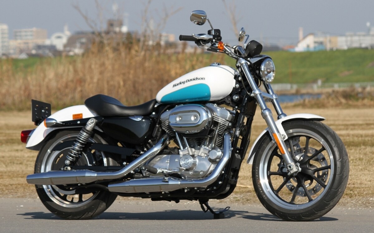 ハーレーダビッドソン XL883L スーパーロー（2016）