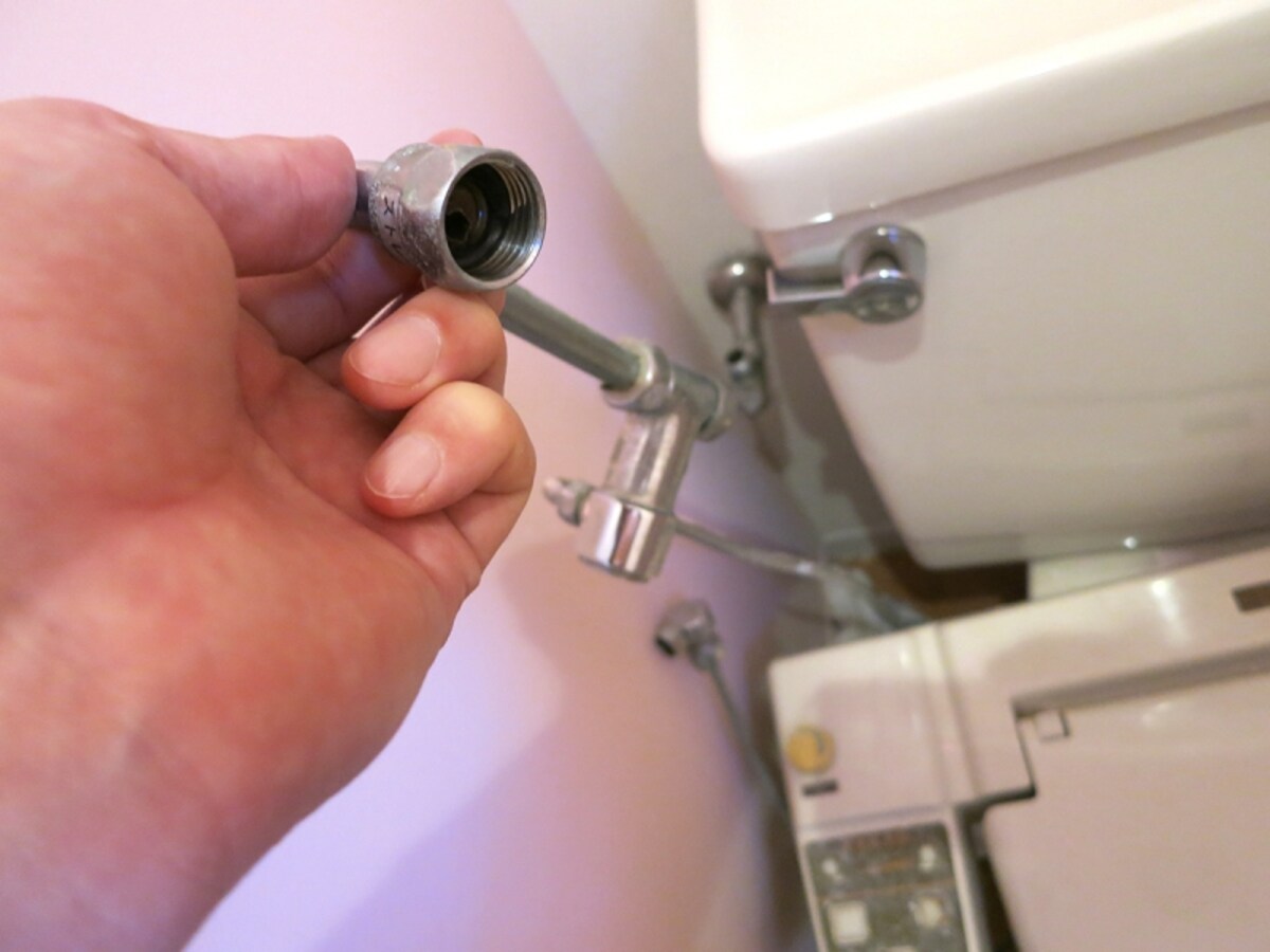 タンク給水管、分岐金具、本体を取り出します、の画像
