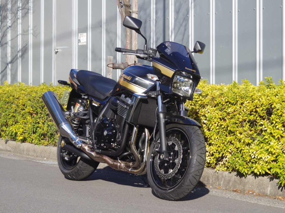 ZRX1200DAEGフロントビュー