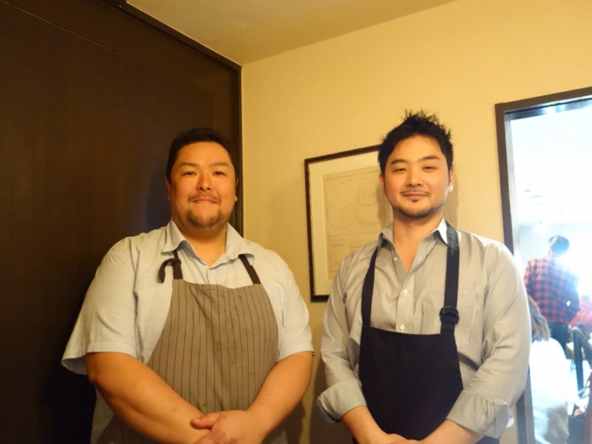 左、田中郷介シェフ　右、倉田俊輔オーナー