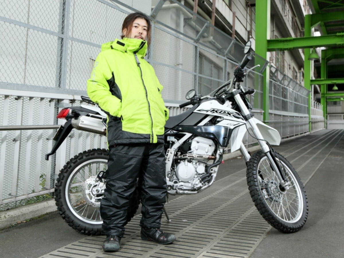 バイクを中心に、アウトドアや釣り好きの間でも話題の防寒ウェア「イージス」