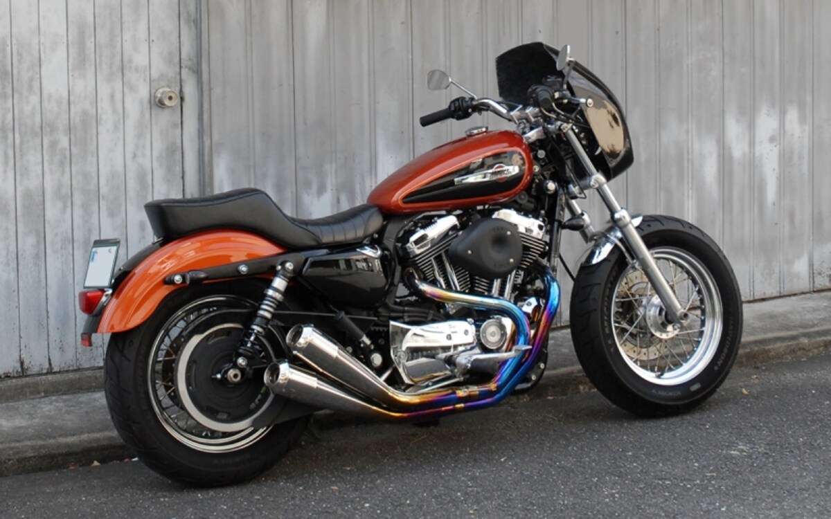 XL1200Cのボルトオンカスタム例（custom by TRAMP CYCLE）