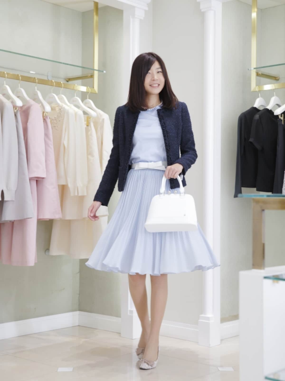親御さんへのご挨拶は、すこしカッチリした服装で、良家のお嬢さんをイメージして。