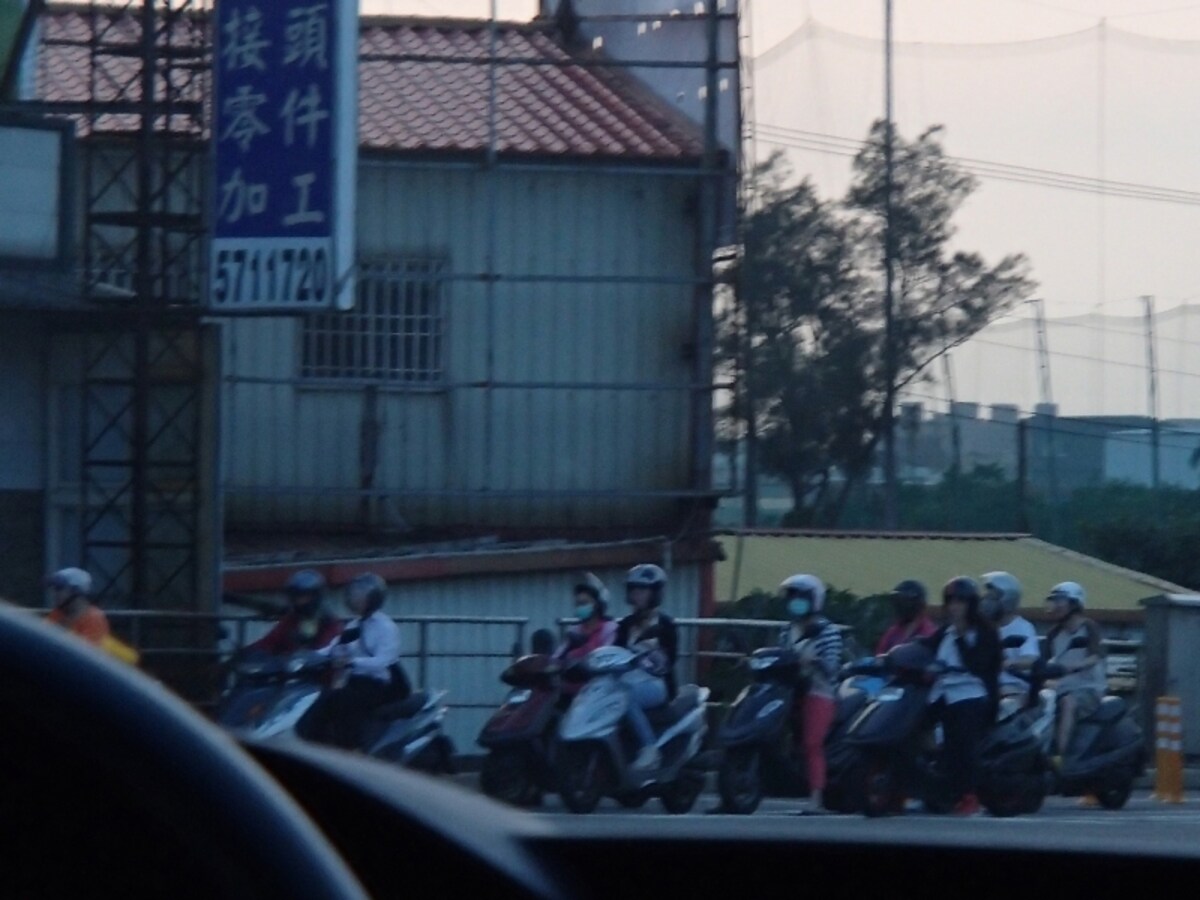 台湾は車よりも圧倒的にスクーターが多い