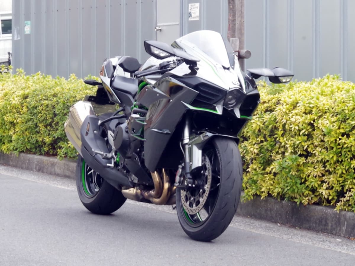 Ninja H2フロントビュー