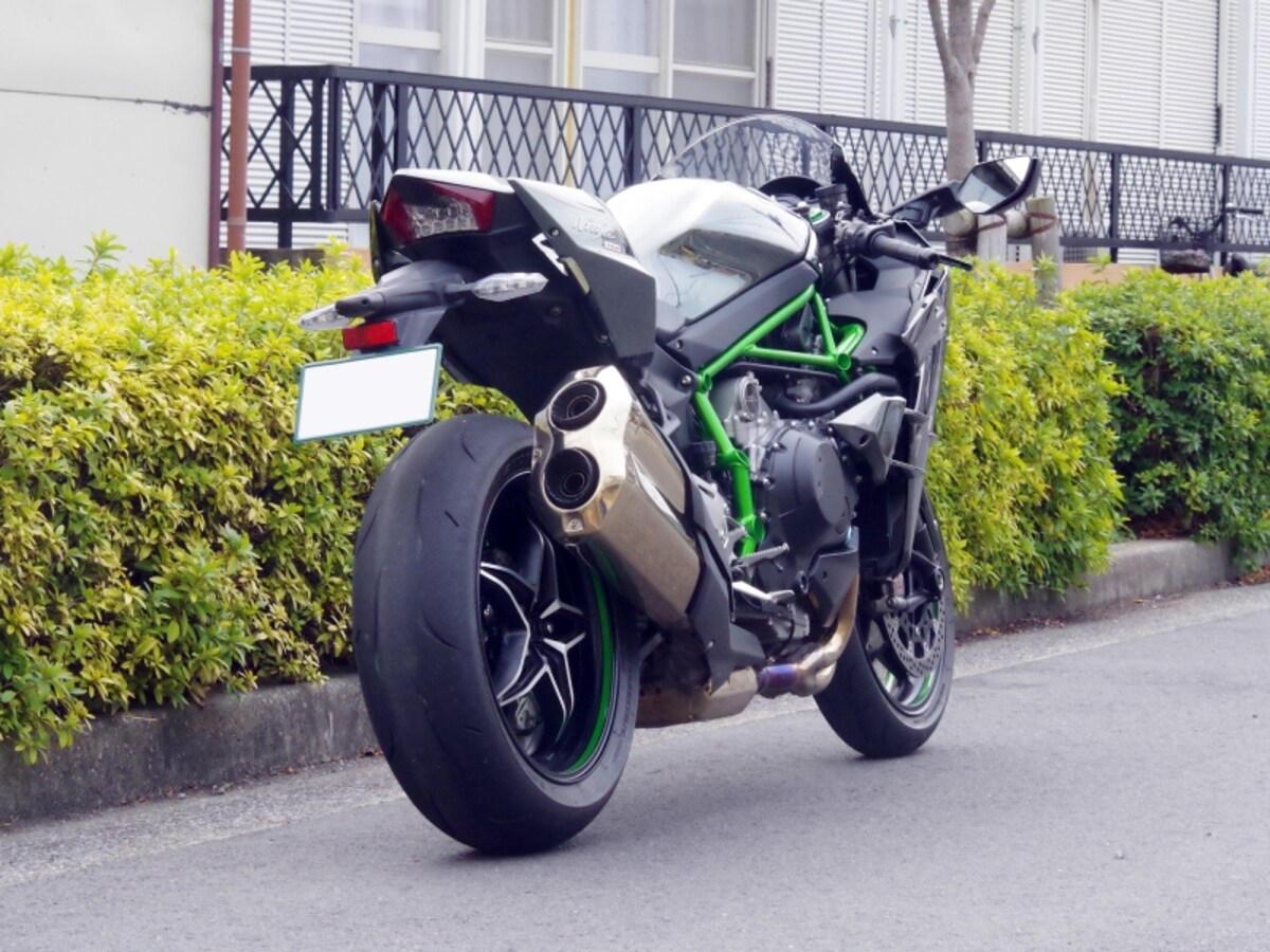 Ninja H2 リアビュー