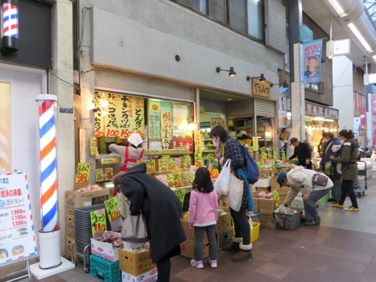 惣菜店の行列