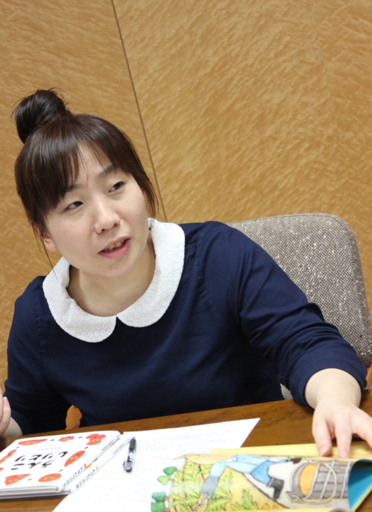 【プロフィール】森 綾子さん　白泉社に入社後、書籍編集を経て絵本雑誌『MOE』に配属。雑誌編集の傍ら、絵本の出版を手がける。『ノラネコぐんだん』シリーズ、『うんこしりとり』など担当したものの人気作多数。現在、『kodomoe』編集長代理。1児の母。