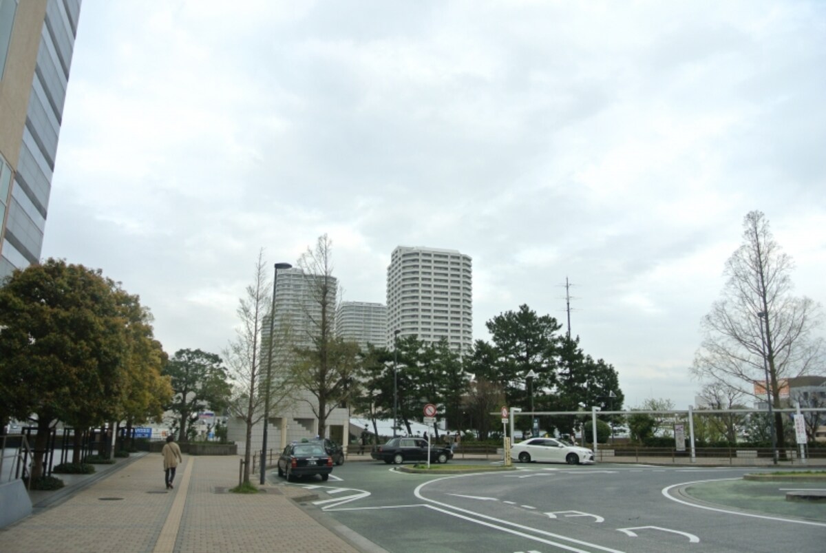 「東戸塚」駅前