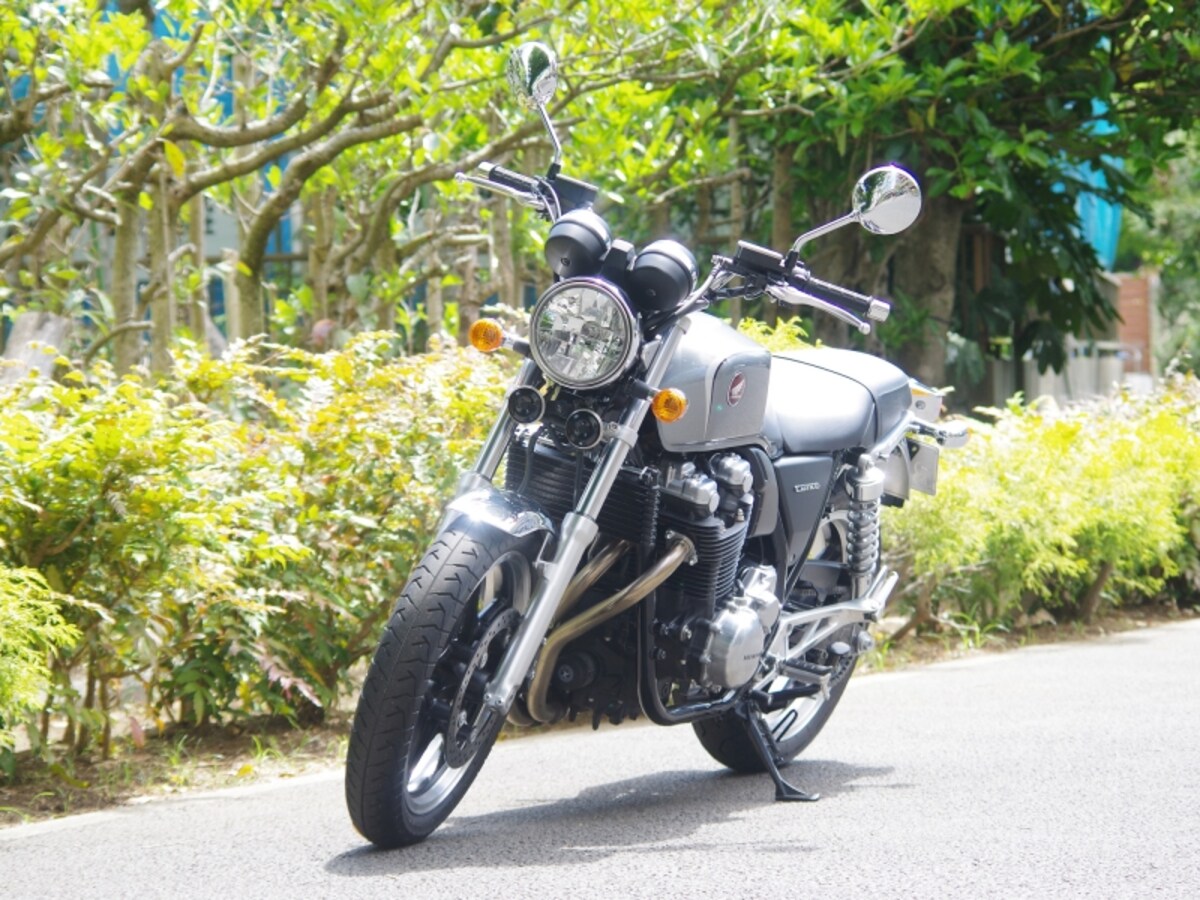 CB1100　フロントビュー