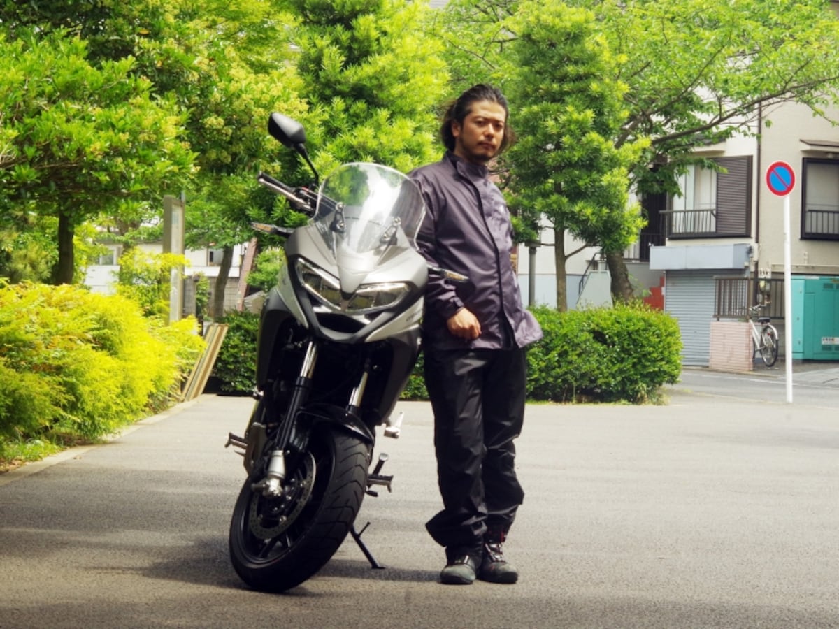 ホンダの3レイヤーレインスーツ