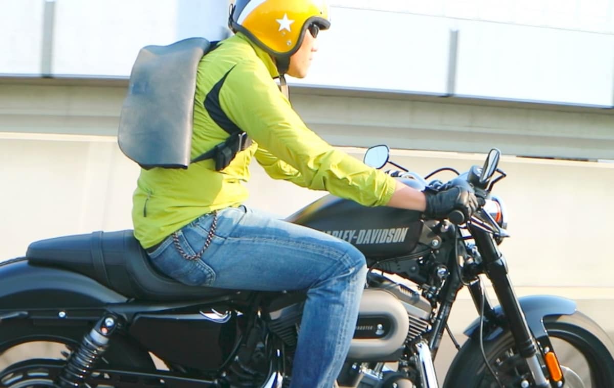 アウトドアやバイシクルのギアもバイクに似合う