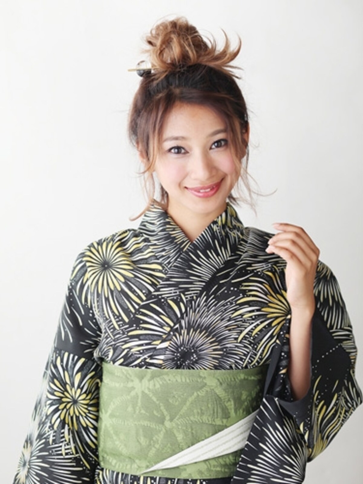 驚くほど簡単！艶やかなおだんごアレンジ