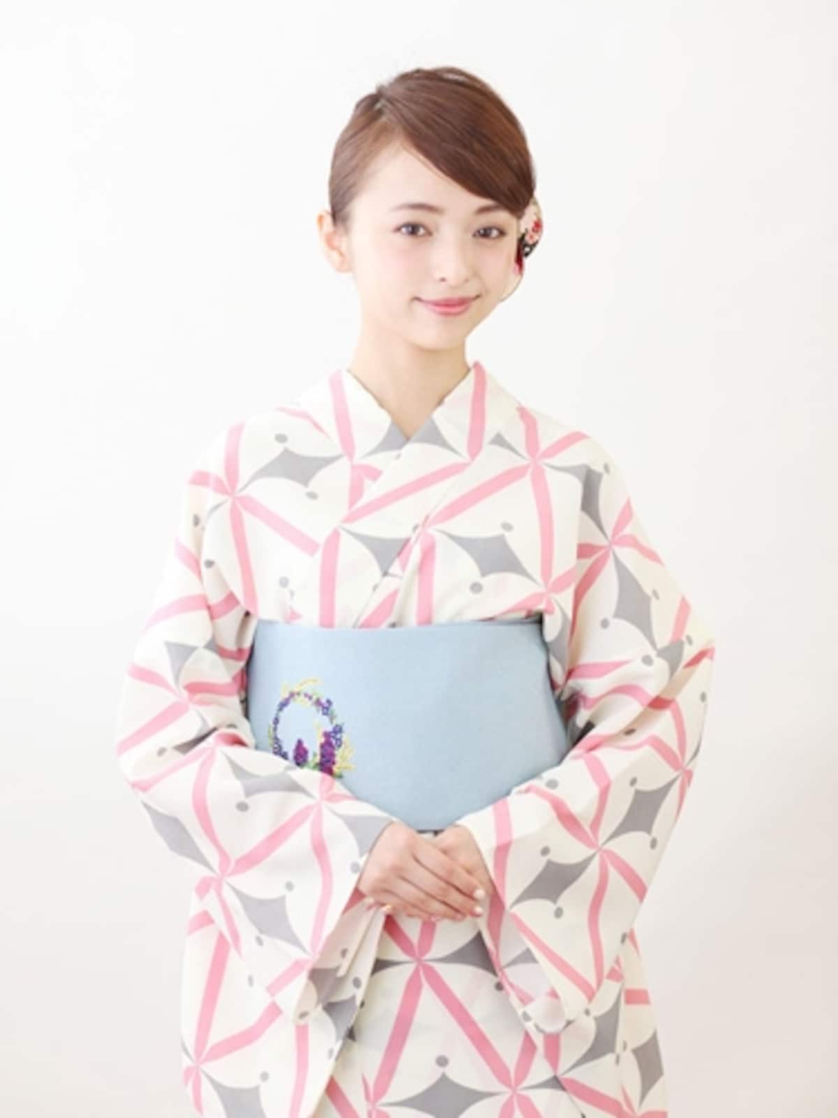 大人かわいい古典柄の浴衣