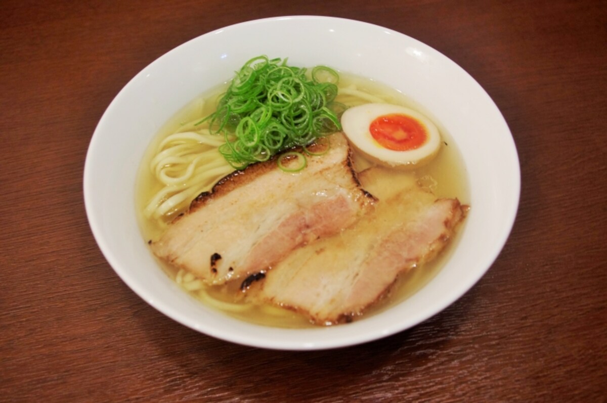 【大阪】なにわ黄金塩ラーメン 天草大王ver.（彩色ラーメン きんせい）