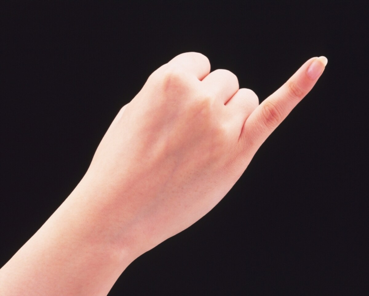 女性の小指