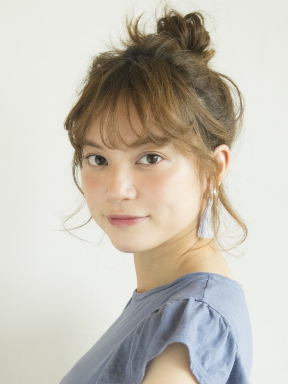 ゴム1本だけでできるルーズなお団子「メッシーバン」