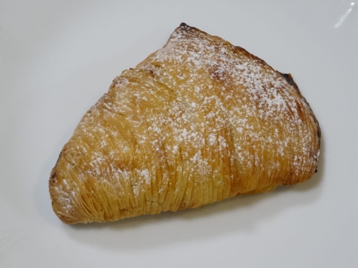 「ラトリエ モトゾー」の「スフォリアテッラ」（税別420円）