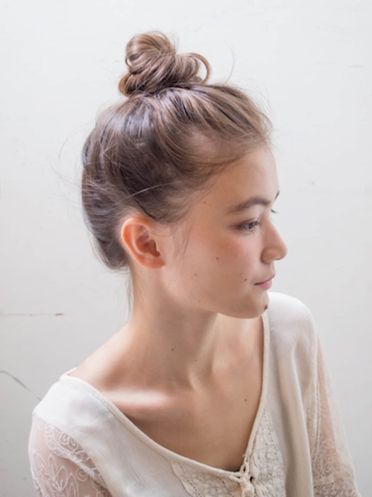 もっとも簡単なお団子ヘアの結び方
