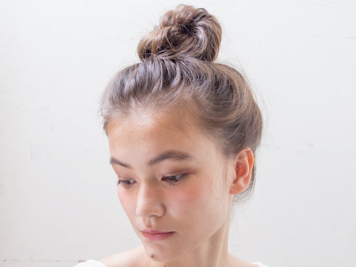 もっとも簡単なお団子ヘアの結び方