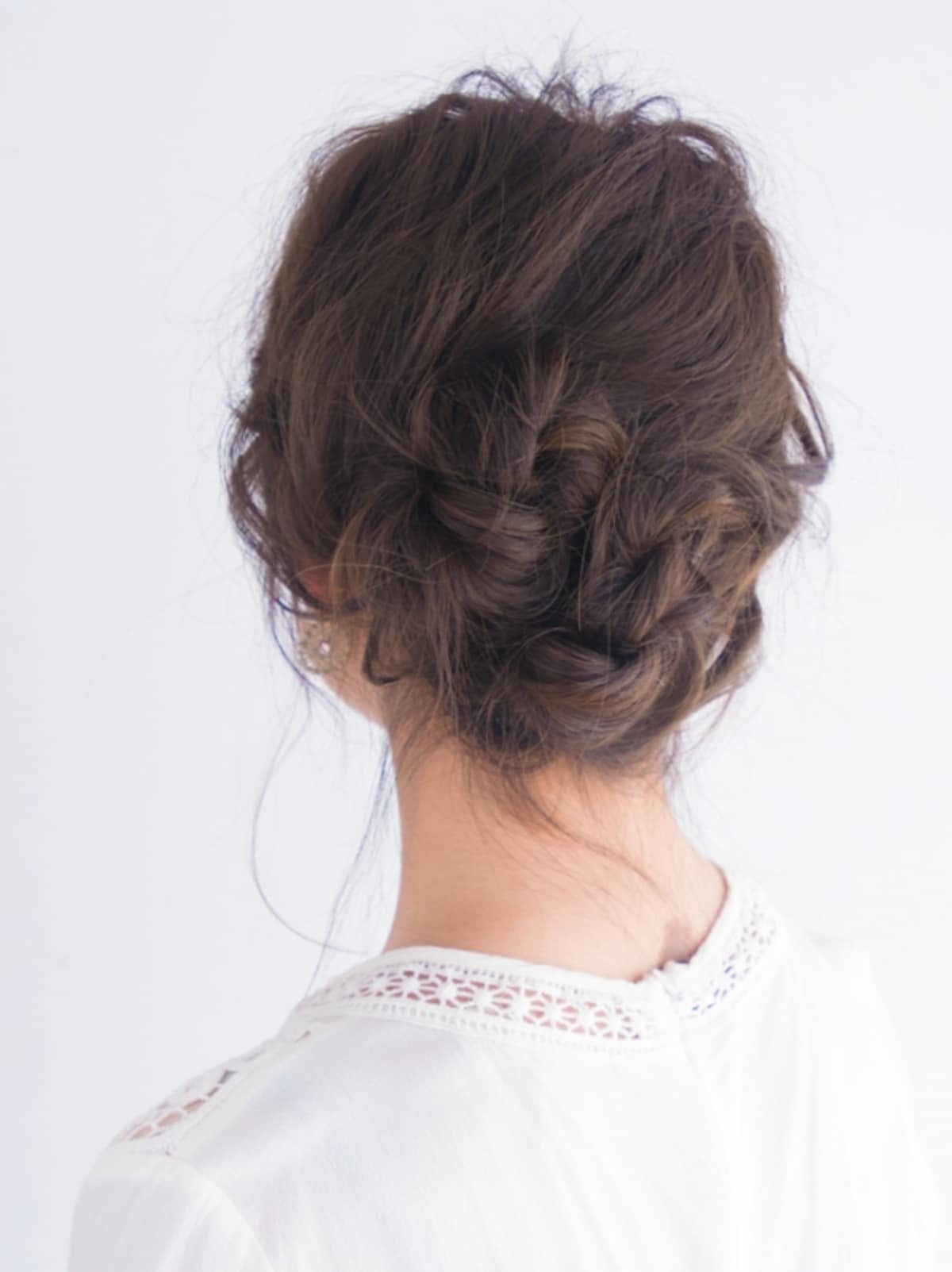 ねじり編み2本だけでおしゃれなパーティヘアアレンジ
