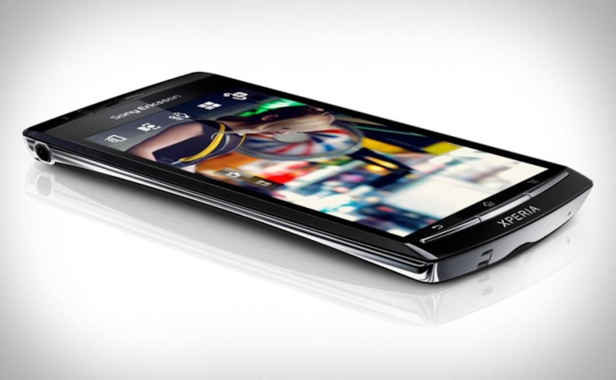 最新、最速へ「Xperia arc SO-01C」　2011年3月24日発売予定