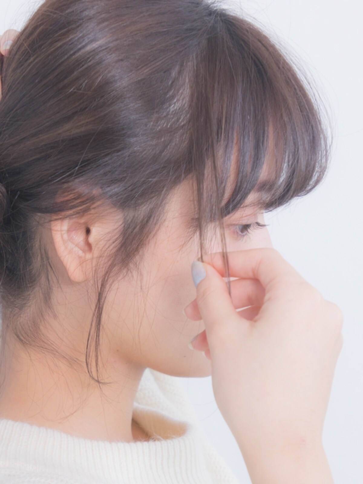 フェイスラインだけでなくもみあげにも出しておきます