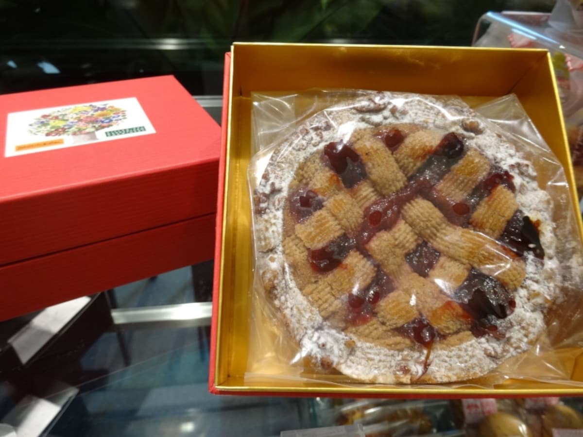 「トシ・ヨロイヅカ 東京」の「リンツァートルテ」(税込1,900円)