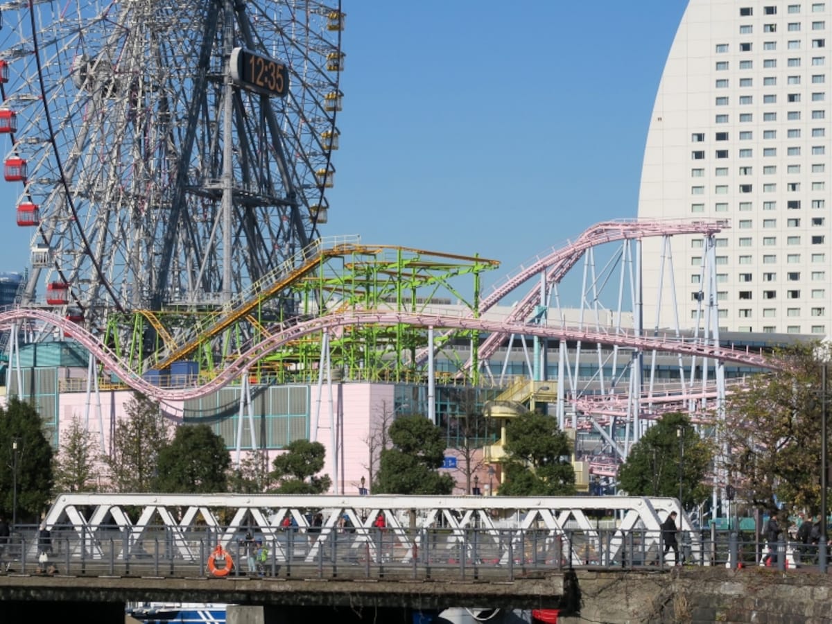 中島敦と芥川龍之介が出会う橋は汽車道（ナビオス横浜側）。画像は北仲通第3公園からの眺め（2016年12月17日撮影）