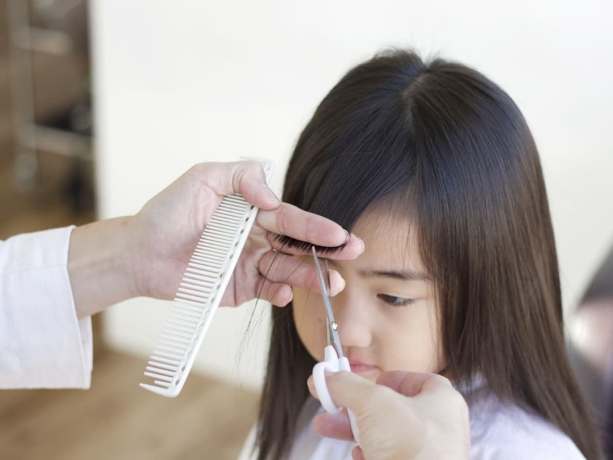 子供(女の子)の前髪はどこからカットする？前髪の切り方を紹介