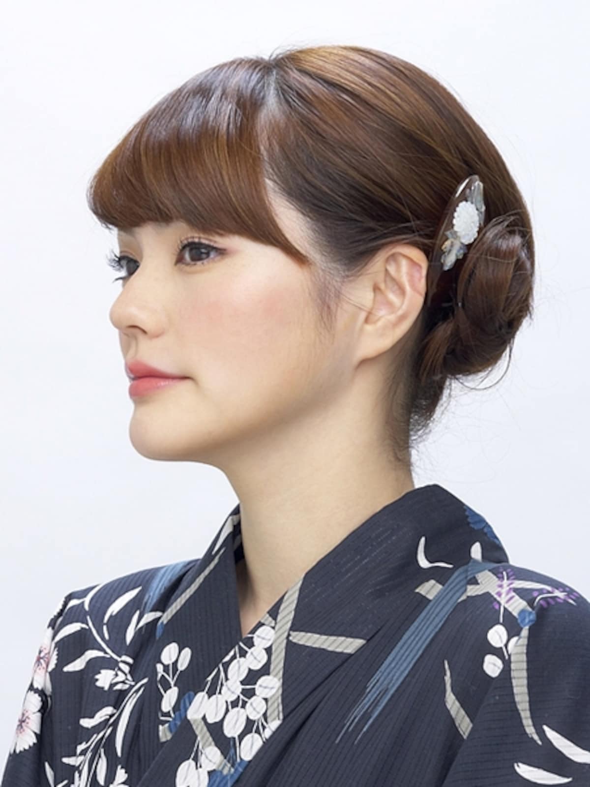 ミディアム浴衣・夜会巻きの簡単アップヘアアレンジ