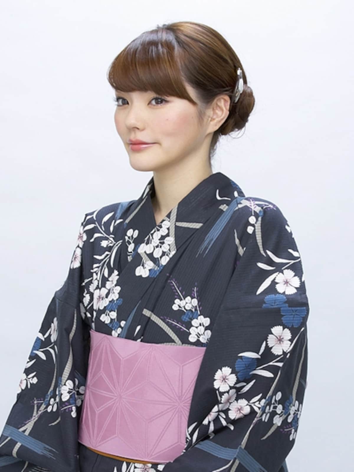 落ち着いた浴衣がひき立つ王道スタイル