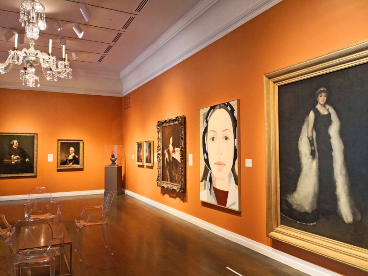 世界の名作が並ぶ展示室。展示室もテーマごとに趣向を凝らした演出に