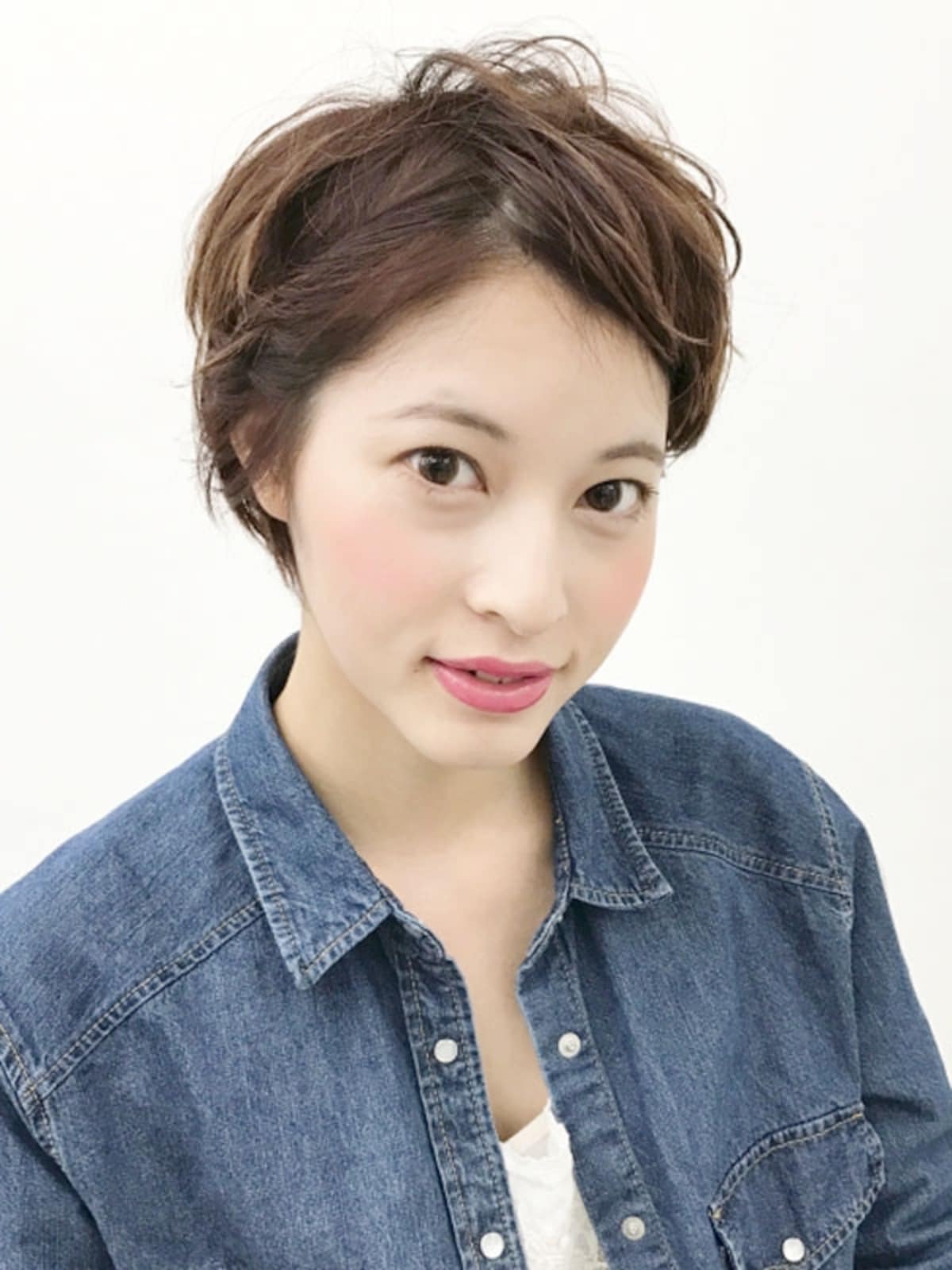 ショートヘアの前髪アレンジ