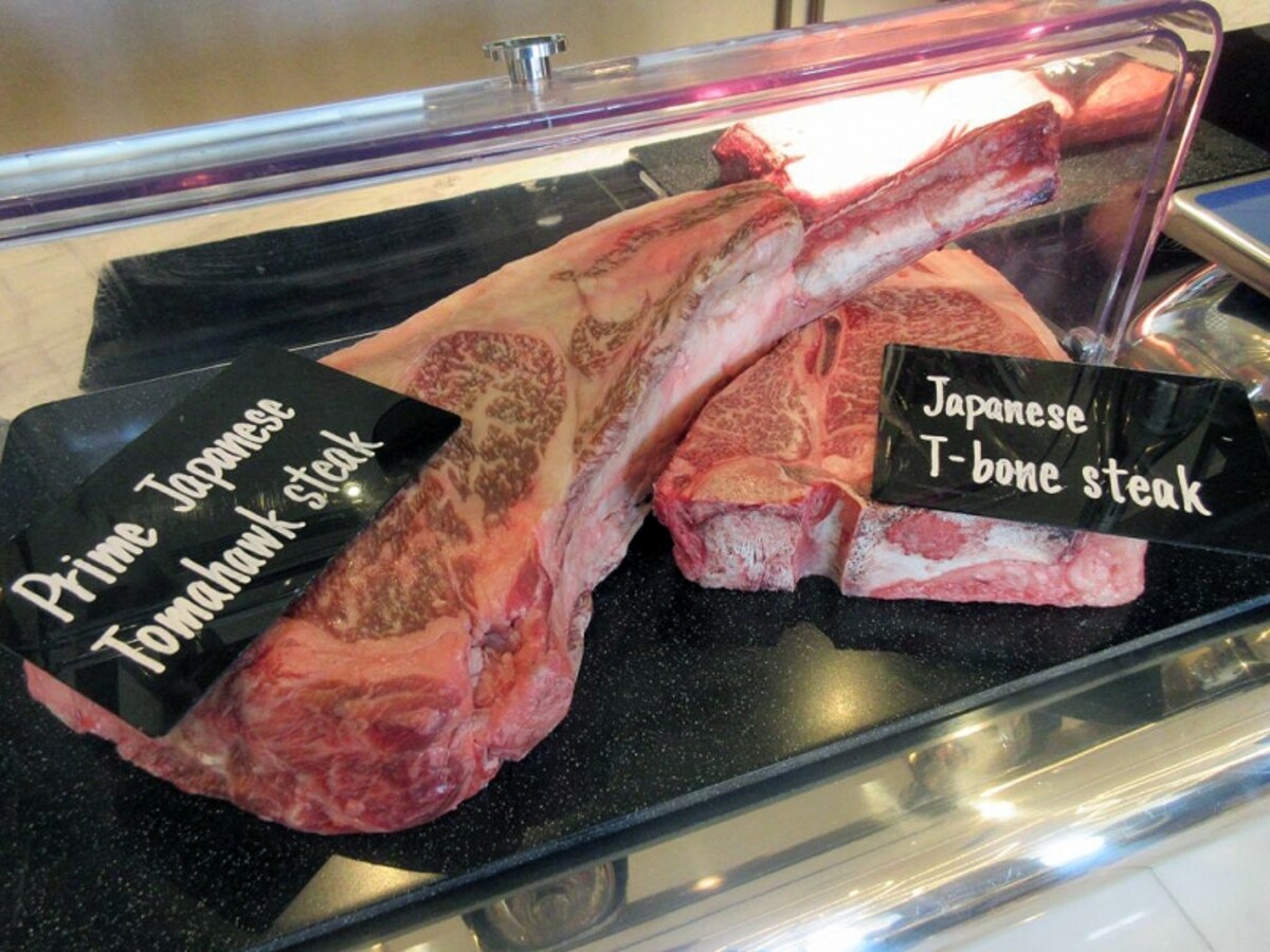 国産プライム “トマホークステーキ” 2kg、国産Tボーンステーキ