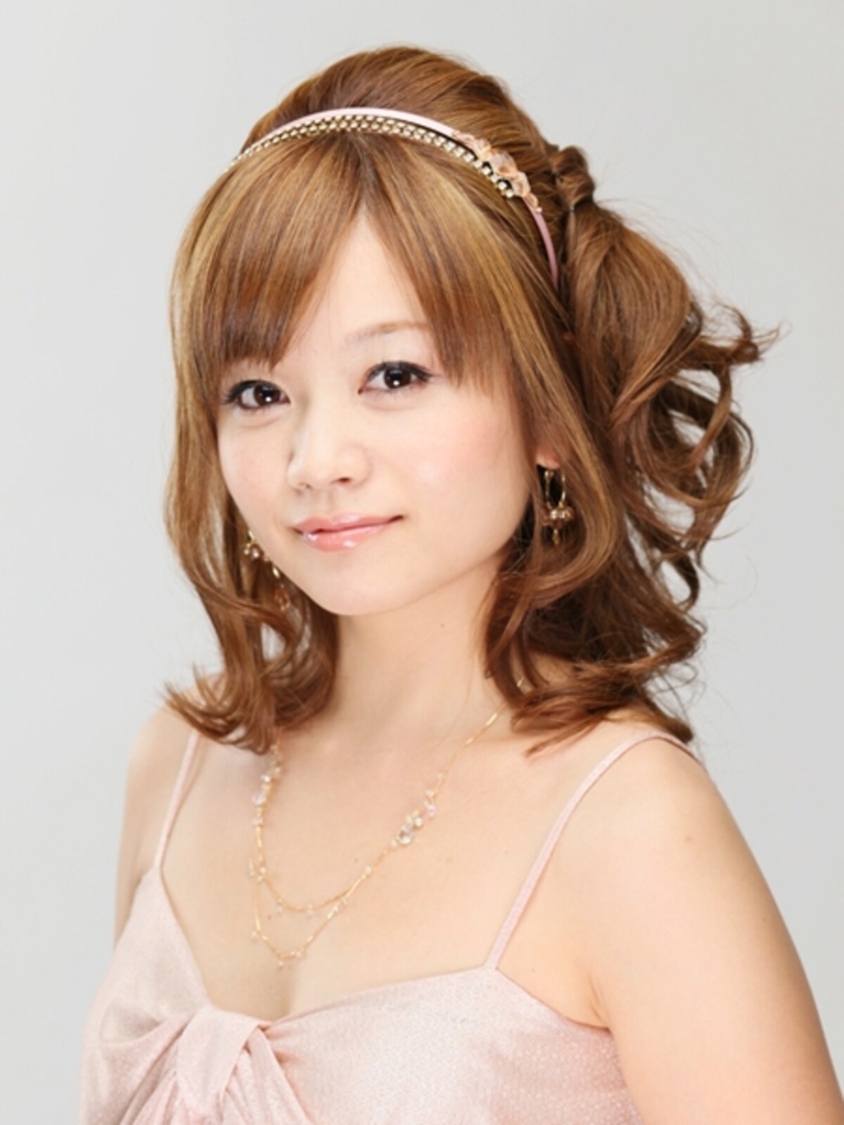 パーティースタイルを魅力的に見せるヘアアレンジがいっぱい！