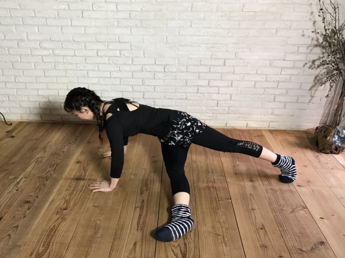 慣れてきたら足先をなるべく遠くに伸ばす